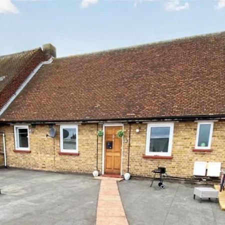 4 Bedroom Property Which Sleeps 8 Very Close To The Harry Potter Studio And Watford Junction Luaran gambar